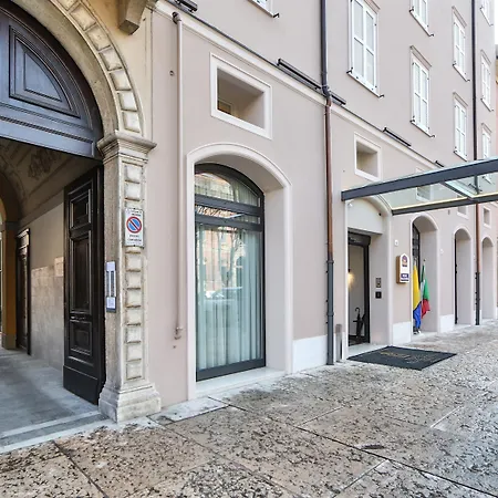 Western Premier Milano Palace Hotel 4*