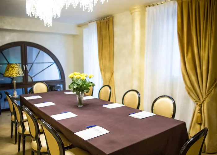 Hotel Western Premier Milano Palace 4*