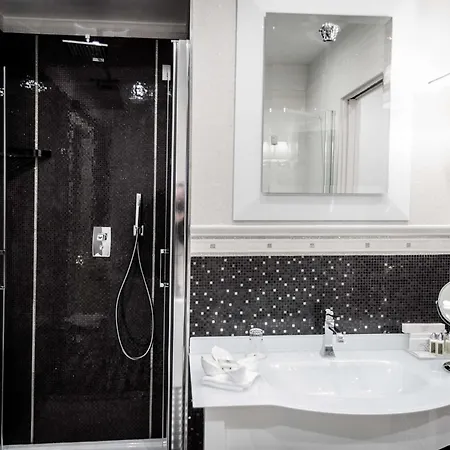 Western Premier Milano Palace Hotel 4*