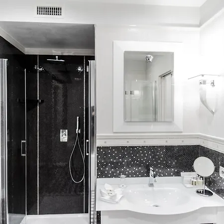 Western Premier Milano Palace Hotel 4*