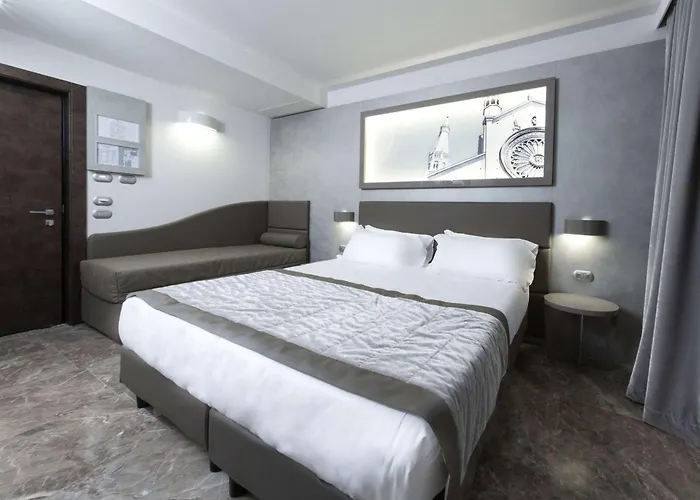 Western Premier Milano Palace Hotel 4*