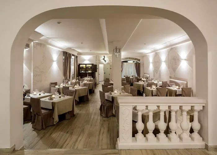Western Premier Milano Palace Hotel 4*
